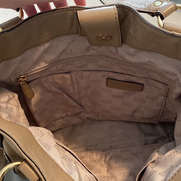 MK light tan shoulder bag - Picture 4 of 9